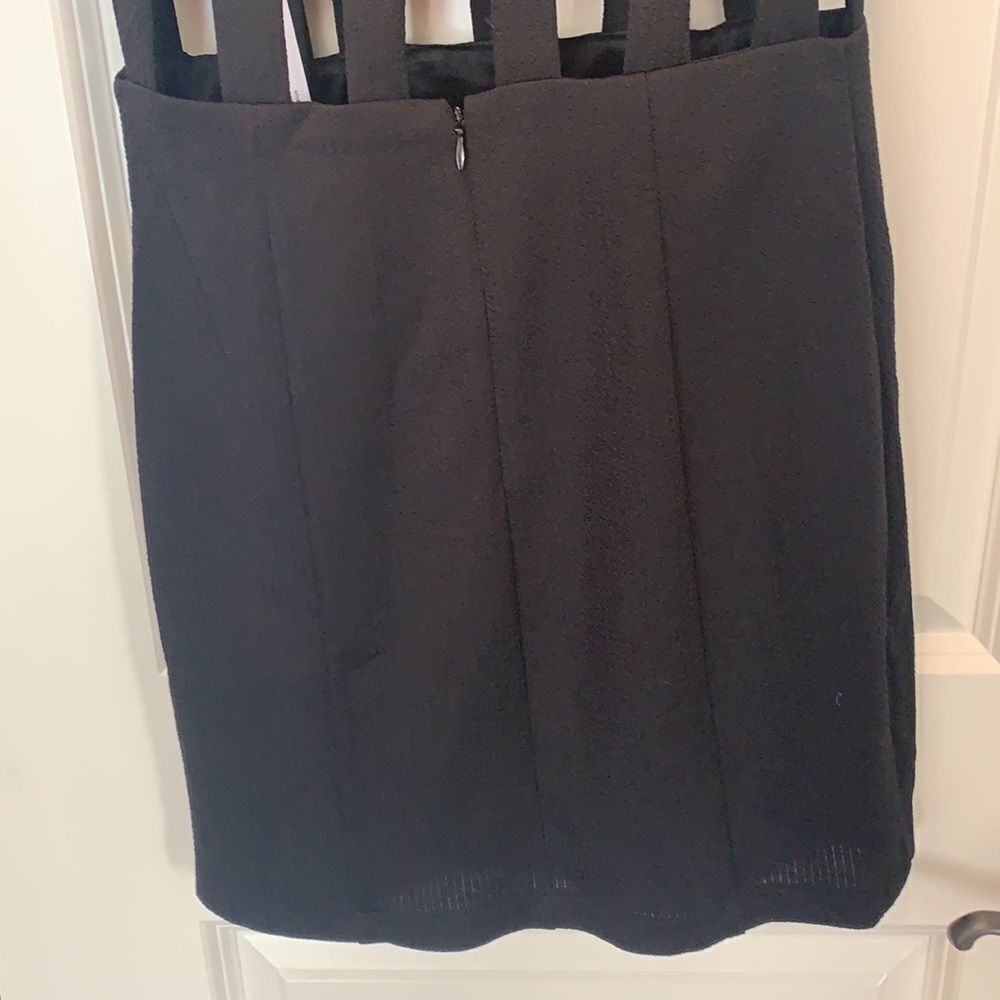 NWT Ark & Co. little black dress with cutouts. Size small - Picture 5 of 7